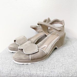 BeautiFeel Gray Emma Suede Wedge Sandals 8.5